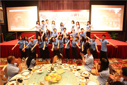 图三：澳方代表表演情景剧