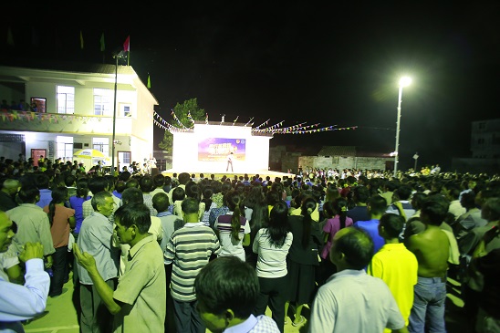 文艺下乡服务队为村民们带来精彩的文艺汇演