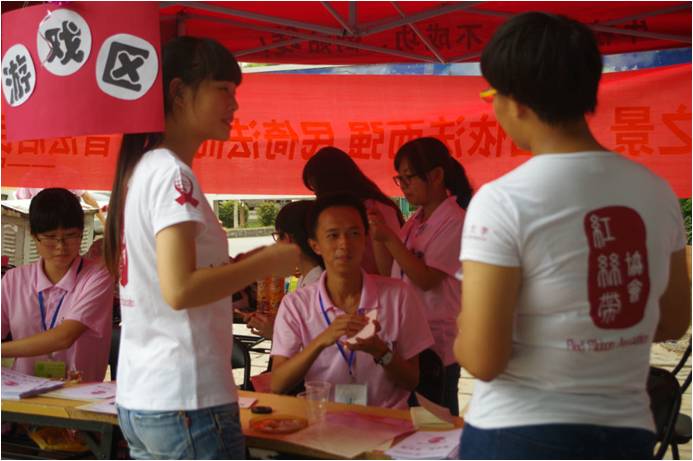 【法学院】“普法照明，法照我心”——“宪启民，法兴邦”12•4普法活动