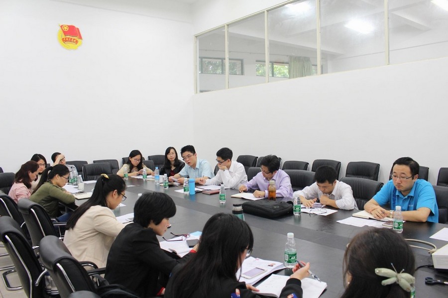 深入贯彻落实“两学一做” 提升学生党建工作水平