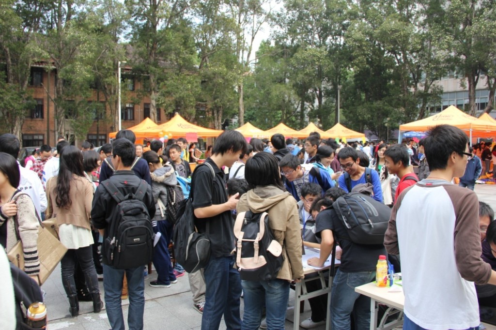 探索校园文化、引导人心向上