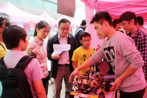 【移动信息工程学院】“迎校庆•工程嘉年华”科技会展活动纪实