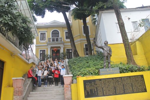 在中大天文台合影