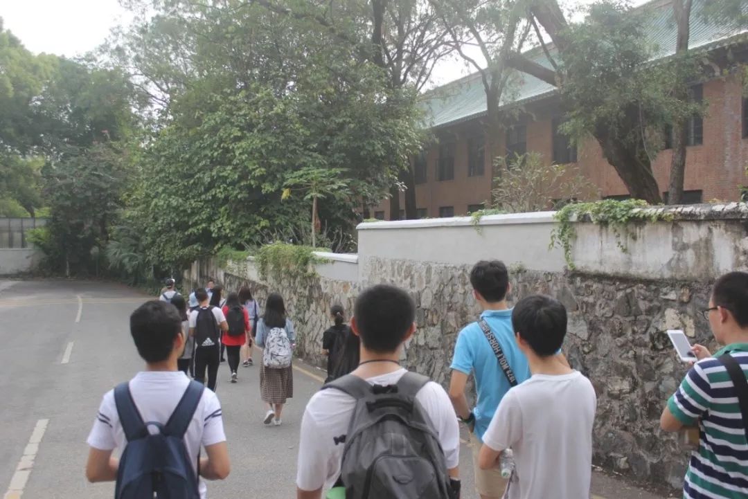 在华农隔墙近望工  学院化学工程教室  （今华工6号楼）